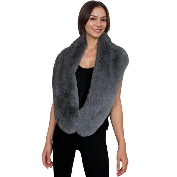 LC3801 - Faux Rabbit Stoles - Silver<br>
Faux Rabbit Stole  LC3801 - Faux Rabbit Stoles Silver<br>
Faux Rabbit Stole -