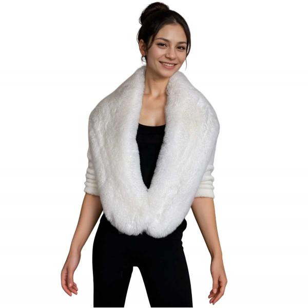 LC3801 - Faux Rabbit Stoles - White<br>
Faux Rabbit Stole  LC3801 - Faux Rabbit Stoles White<br>
Faux Rabbit Stole -
