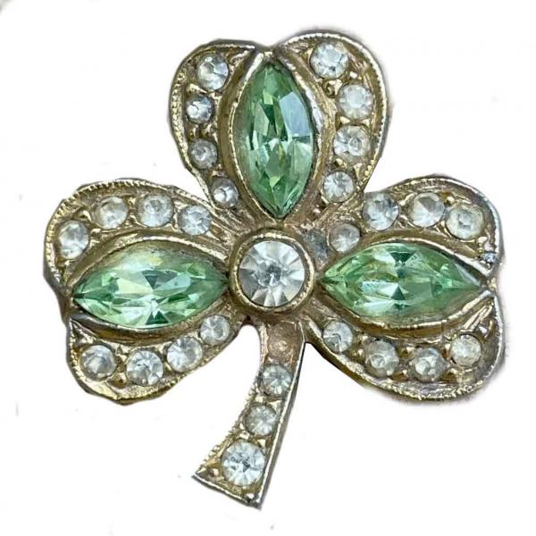wholesale Saint Patrick's Day 2997 - Artful Design Magnetic Brooches<br>
AD-014 - Vintage Shamrock - One Size Fits All