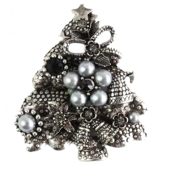 2997/T - Artful Design Magnetic Brooches 3673 <br>
Christmas Tree - 2.25