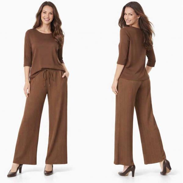 wholesale 902T/T - Pleated Twill Pants  Taupe Curvy<br>
Stretch Twill Pleated Wide Leg Pants - One Size Fits L-XL