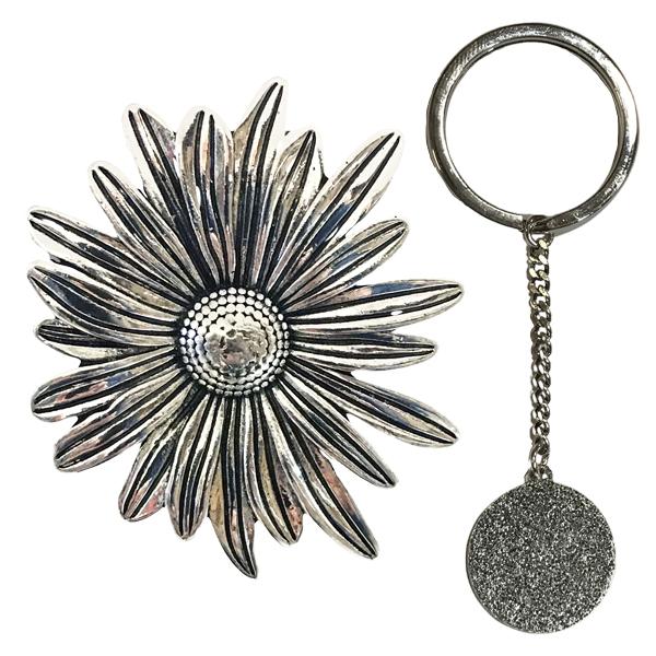 Wholesale 3759 - Ultra Magnetic Brooch and Key Minders 003 - Daisy Design<br>
Antique Silver Key Minder - 
